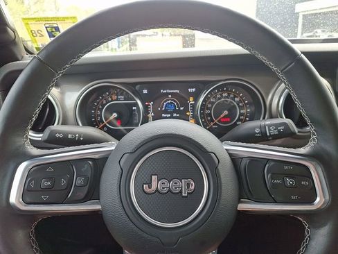 Used 2021 Jeep Gladiator Overland w/ Dual Top Group AWD/4WD image 20
