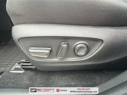 New 2025 Toyota RAV4 XLE image 15