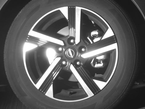 Used 2025 Nissan Sentra SV FWD image 13