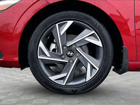 Used 2025 Hyundai Elantra Sport image 9