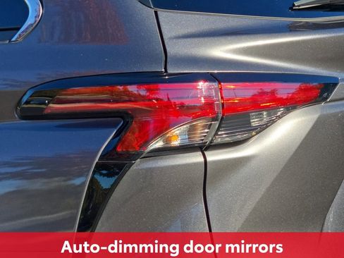 Certified 2022 Toyota Sienna XSE image 40