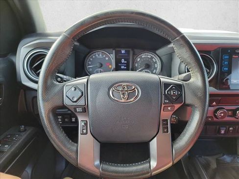 Used 2019 Toyota Tacoma TRD Sport AWD/4WD image 18