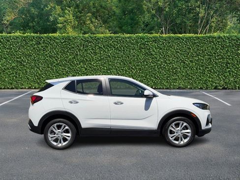 Used 2023 Buick Encore GX Preferred w/ Cold Weather Comfort Package FWD image 2