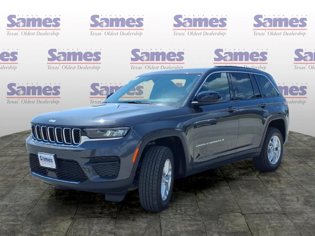 New 2026 Jeep Grand Cherokee Laredo AWD/4WD image 3