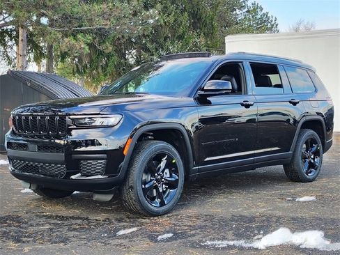 New 2025 Jeep Grand Cherokee L Altitude image 11
