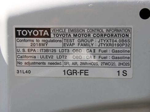 Used 2018 Toyota 4Runner SR5 Premium AWD/4WD image 32