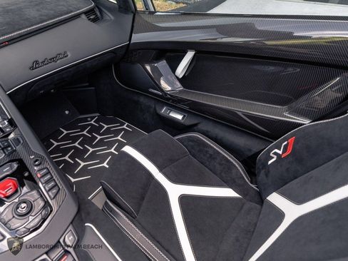 Used 2021 Lamborghini Aventador SVJ AWD/4WD image 20