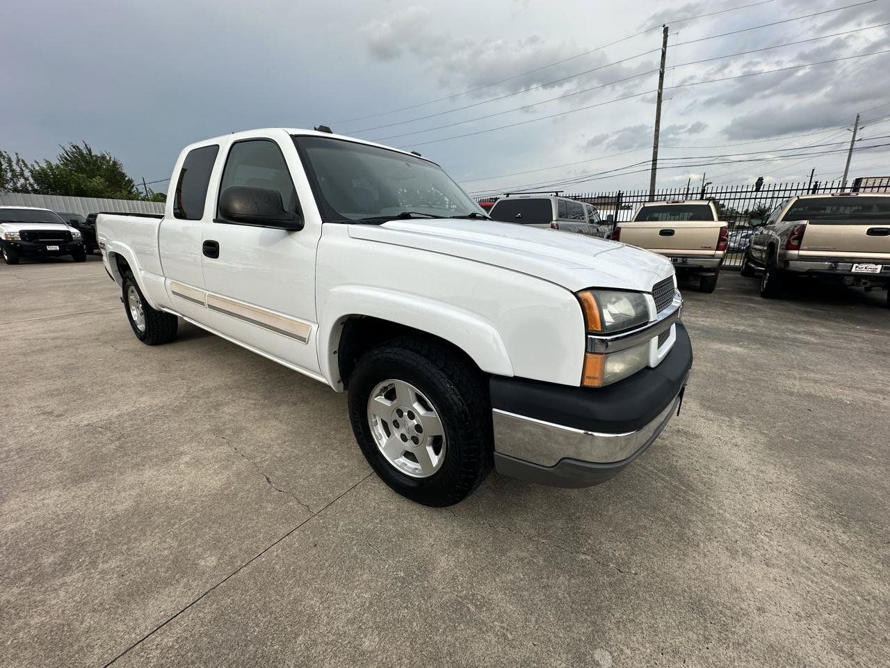 Used 2004 Chevrolet Silverado 1500 4x4 Extended Cab w/ Z71 Convenience Package 2 image 8
