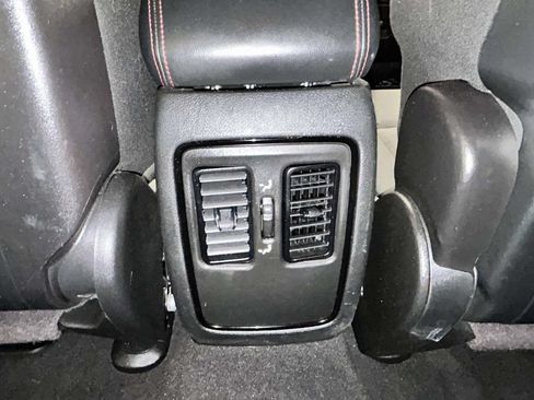Used 2023 Dodge Durango GT RWD image 10