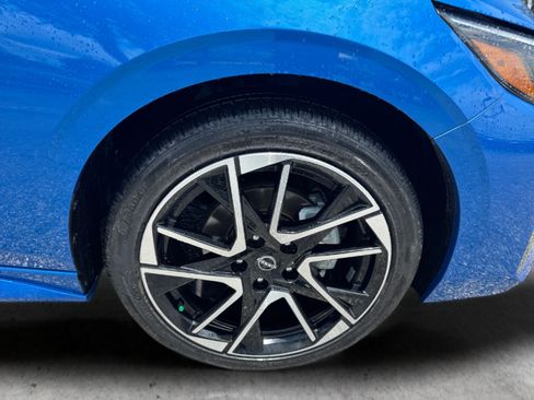 Certified 2025 Nissan Sentra SR FWD image 36