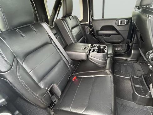 Used 2021 Jeep Wrangler Unlimited Sahara AWD/4WD image 16