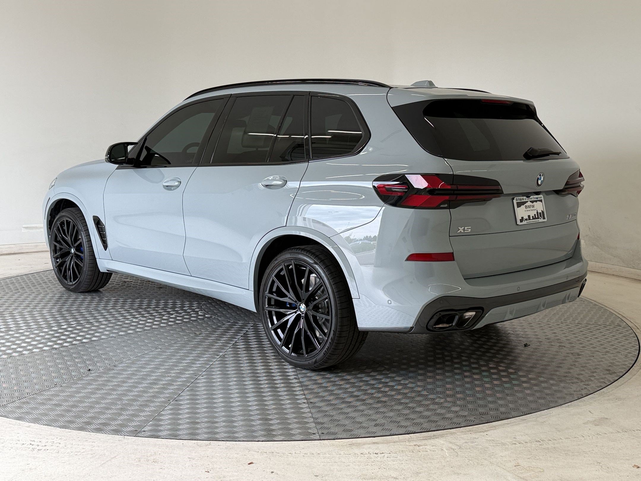 Used 2026 BMW X5 M60i AWD/4WD image 3