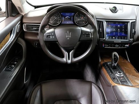 Used 2018 Maserati Levante GranLusso image 17