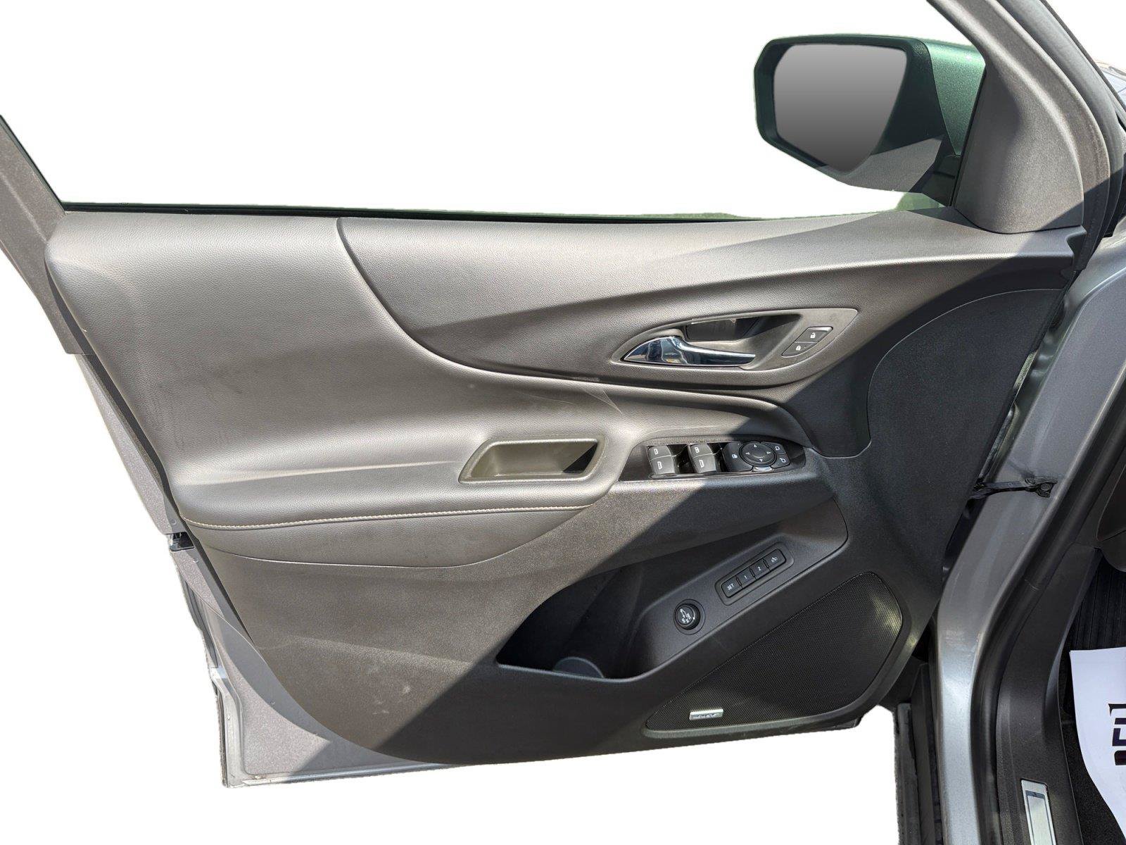 Used 2024 Chevrolet Equinox Premier FWD image 9