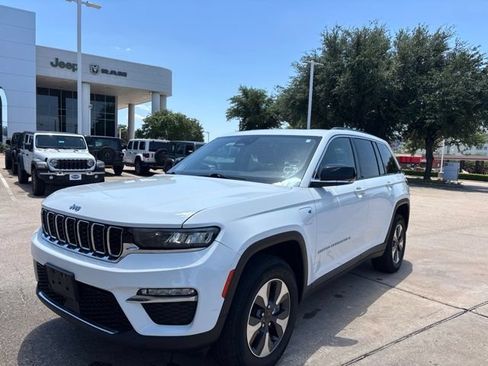 Used 2022 Jeep Grand Cherokee Limited 4xe AWD/4WD image 3