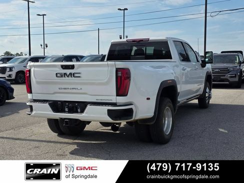 Used 2025 GMC Sierra 3500 Denali Ultimate AWD/4WD image 8