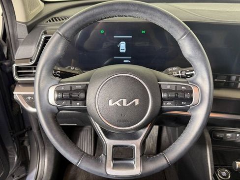 Used 2024 Kia Sportage EX image 10
