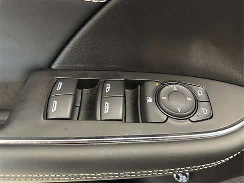 Used 2023 Buick Envision Preferred image 18