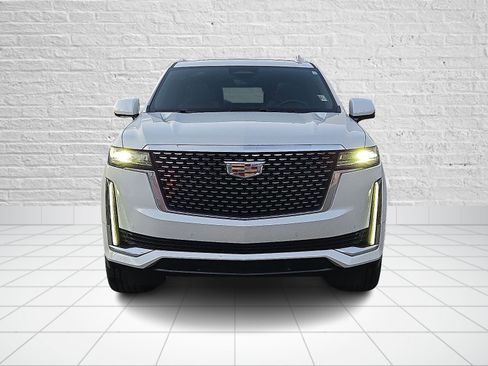 Used 2023 Cadillac Escalade Premium Luxury image 2