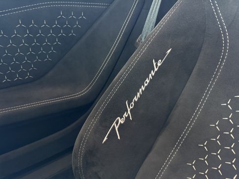 Used 2019 Lamborghini Huracan Performante AWD/4WD image 25