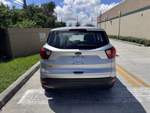 Used 2019 Ford Escape S image 6