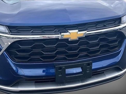 Used 2024 Chevrolet Trax LT w/ Driver Confidence Package FWD image 27