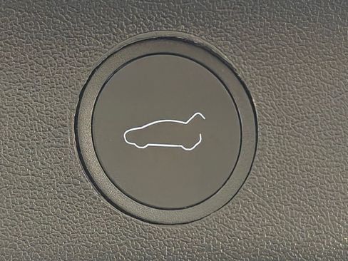 Used 2024 Tesla Model Y Long Range AWD/4WD image 26