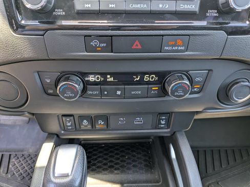 Used 2024 Nissan Frontier SL w/ Technology Package RWD image 27