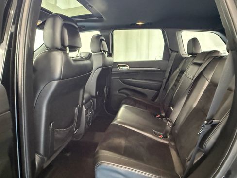 Used 2015 Jeep Grand Cherokee Altitude AWD/4WD image 28