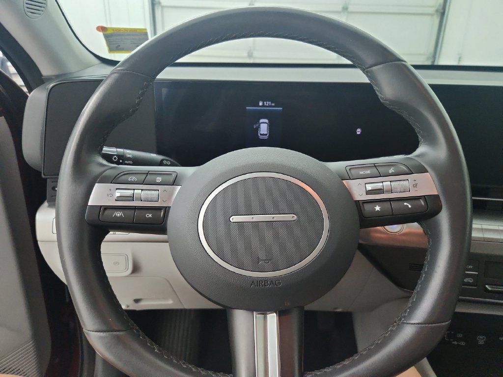 Used 2025 Hyundai Kona SEL AWD/4WD image 24