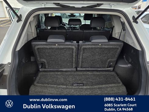 Certified 2023 Volkswagen Tiguan SE w/ Panoramic Sunroof Package image 25