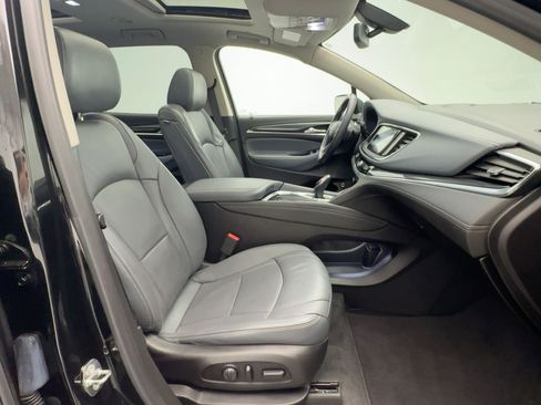 Used 2018 Buick Enclave Essence image 30