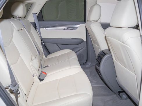 Used 2022 Cadillac XT5 Premium Luxury image 14