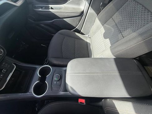 Used 2020 GMC Terrain SLE FWD image 13