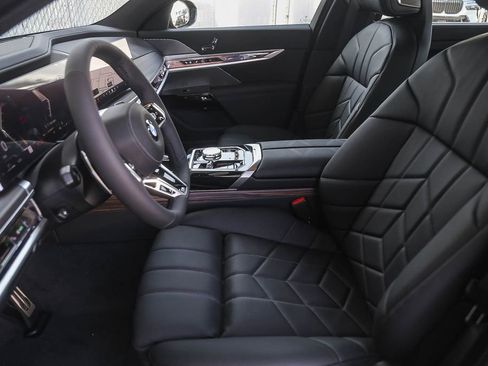 New 2026 BMW 760i xDrive w/ Premium Package AWD/4WD image 14