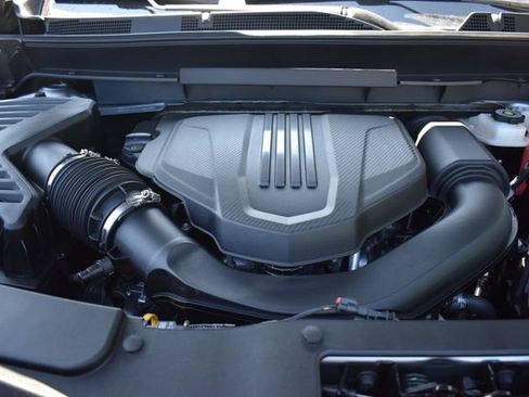 New 2026 Chevrolet Traverse RS w/ LPO, Floor Liner Package AWD/4WD image 41