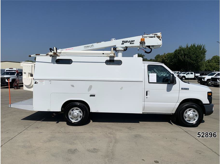 Used 2017 Ford E-350 and Econoline 350 Super Duty w/ Power Windows & Locks Group RWD image 7