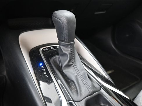 Used 2022 Toyota Corolla LE FWD image 15