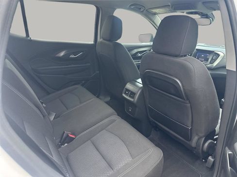 Used 2024 GMC Terrain SLE FWD image 12