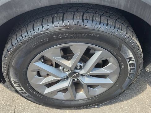 Used 2023 Kia Telluride LX AWD/4WD image 11