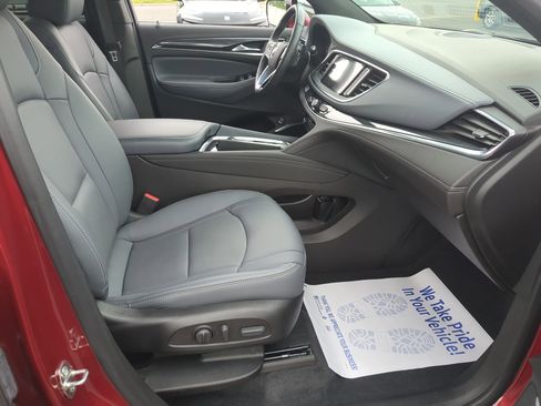 Used 2023 Buick Enclave Essence w/ Experience Buick Package FWD image 27