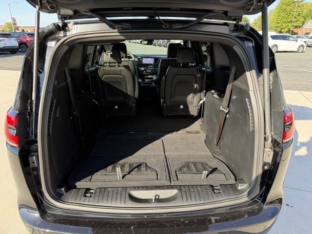 Used 2026 Chrysler Pacifica Select FWD image 14
