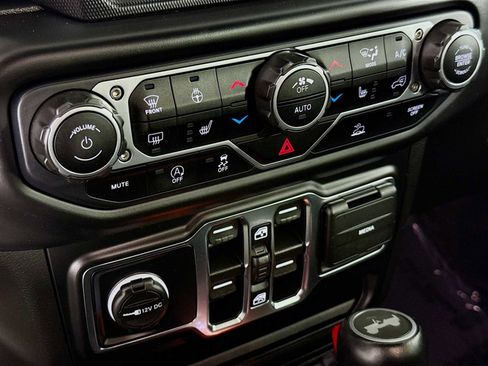 Used 2021 Jeep Wrangler Unlimited Sahara image 18