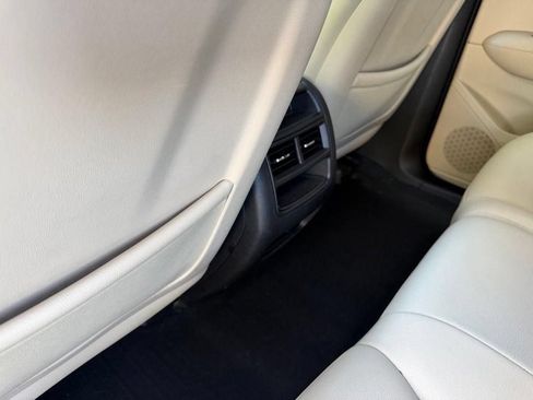 Used 2019 Cadillac XT5 FWD image 10