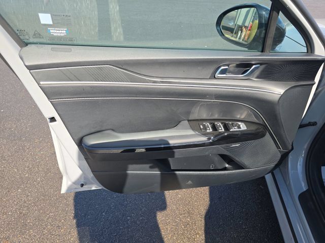 Used 2025 Kia K5 GT-Line w/ GT-Line Premium Package FWD image 9