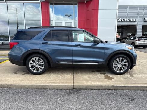 Used 2020 Ford Explorer XLT w/ Equipment Group 202A RWD image 5