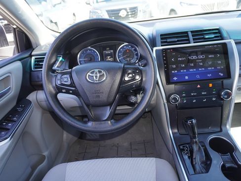 Used 2017 Toyota Camry LE FWD image 10