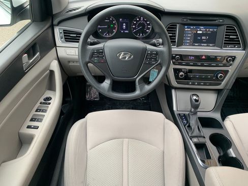 Used 2017 Hyundai Sonata Sport w/ Cargo Package image 21