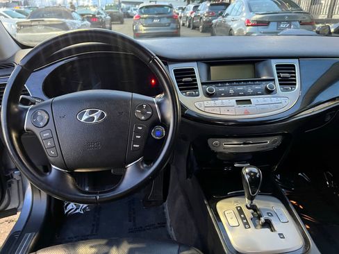 Used 2013 Hyundai Genesis 3.8 image 22