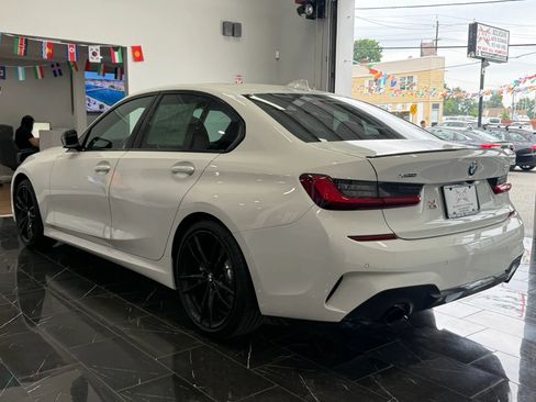 Used 2022 BMW 330i xDrive Sedan w/ M Sport Package AWD/4WD image 4